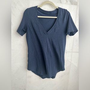 Lululemon V Neck Love T-Shirt in Heathered Blue